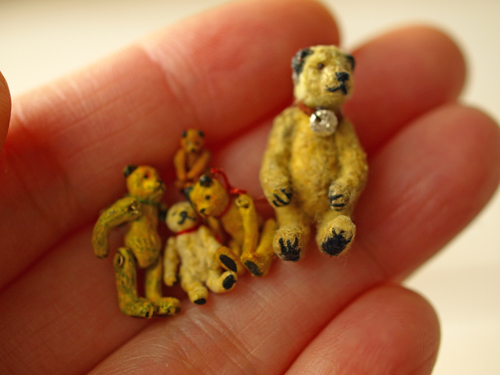 tiny teddy bears