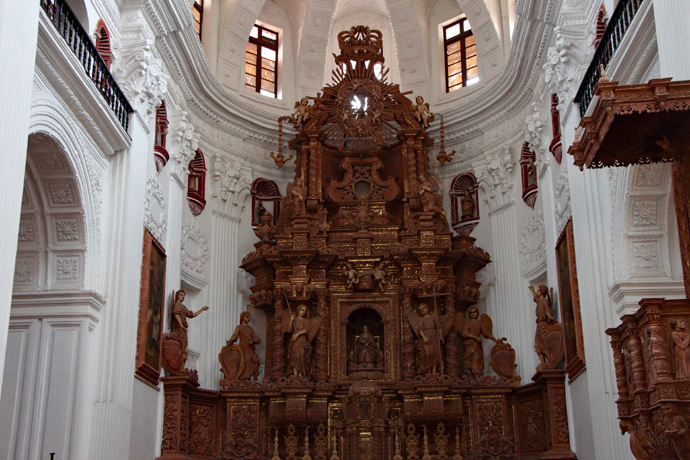 170225_Church-of-St-Cajetan_Altar.jpg